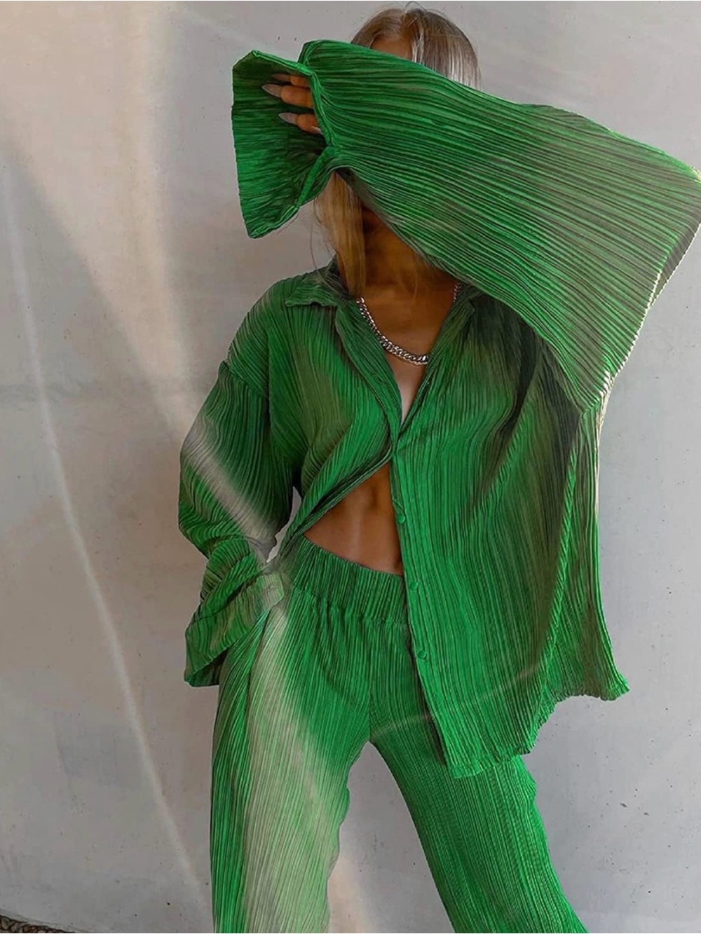 Emerald Green Pleated 2-Piece Lounge Set | Button Up & Wide Leg Pants | Size M